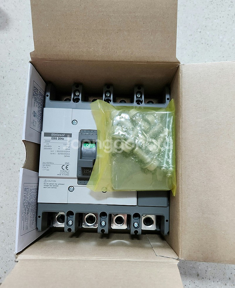 LS ebs 204c 225A 차단기 팝니다--1